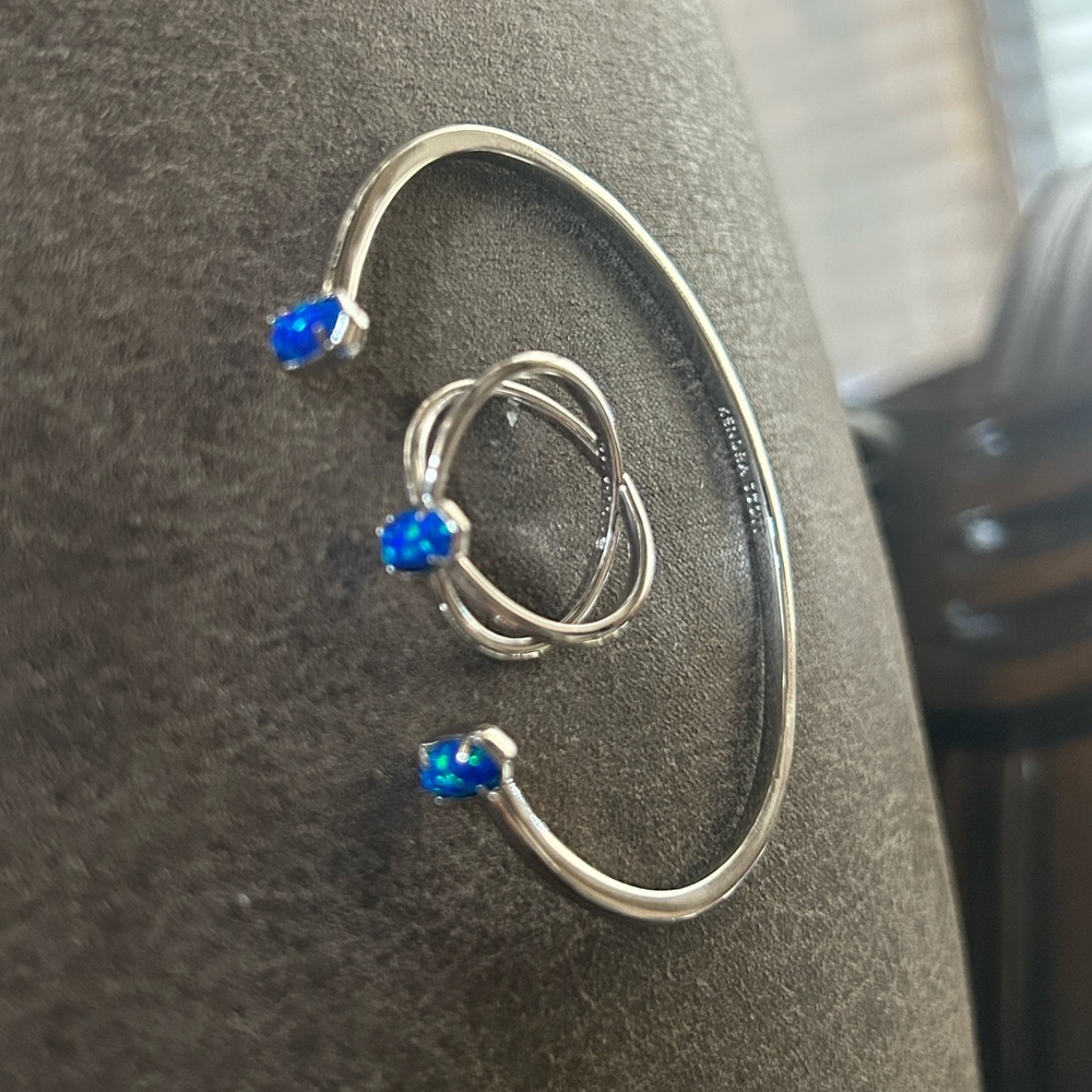 Elegant Silver and Blue Kendra Scott Jewelry Set bracelet and ring size 8 - Picture 3 of 8